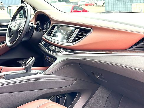 Used 2019 Buick Enclave Avenir w/ Avenir Technology Package image 23