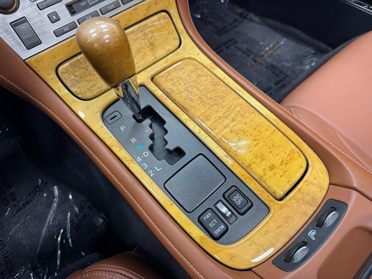 Used 2004 Lexus SC 430 Convertible w/ Preferred Accessory Pkg RWD image 33