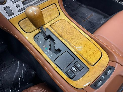 Used 2004 Lexus SC 430 Convertible RWD image 33