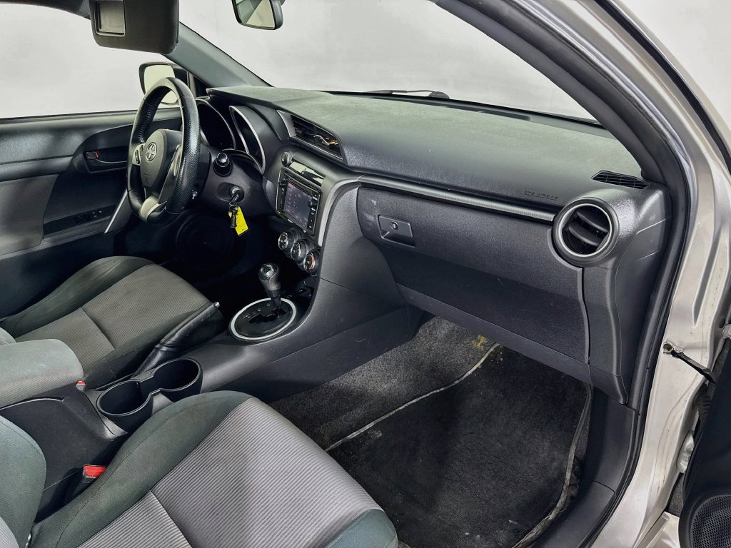 Used 2014 Scion tC FWD image 32