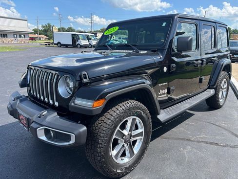 Used 2022 Jeep Wrangler Unlimited Sahara w/ LED Lighting Group AWD/4WD image 7