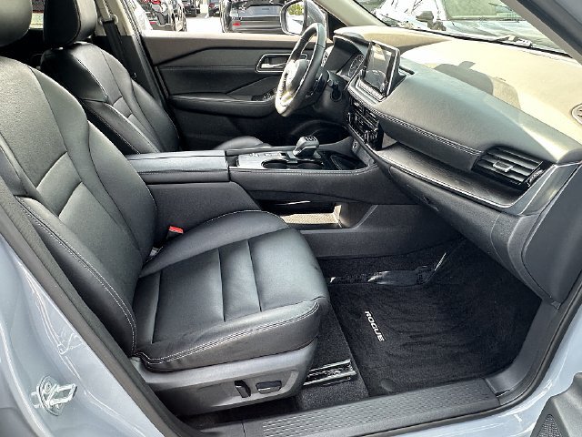 Used 2021 Nissan Rogue SL FWD image 11