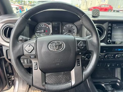 Used 2021 Toyota Tacoma TRD Off-Road AWD/4WD image 17