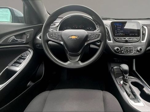 Used 2025 Chevrolet Malibu LT FWD image 8