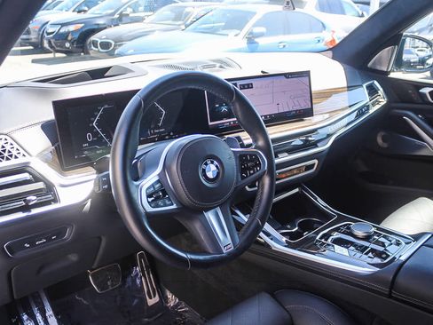Used 2024 BMW X7 xDrive40i w/ M Sport Package AWD/4WD image 16