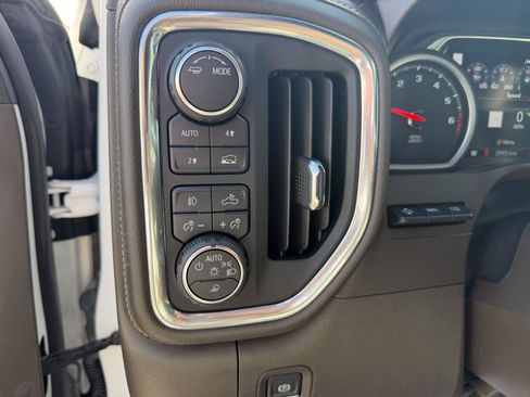 Used 2021 Chevrolet Silverado 1500 LTZ w/ LTZ Premium Package AWD/4WD image 14