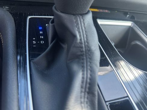 Used 2025 Toyota Sienna XLE Woodland Edition AWD/4WD image 8