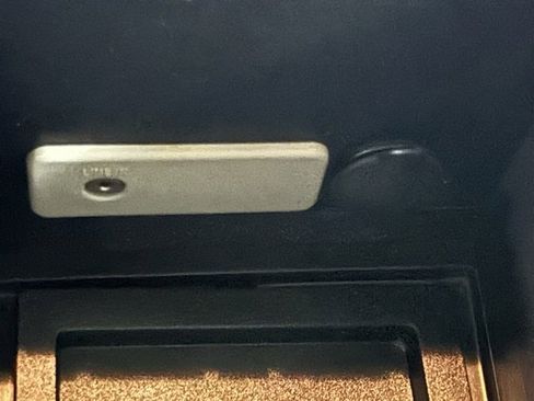 Used 2010 Ford Edge SEL image 23