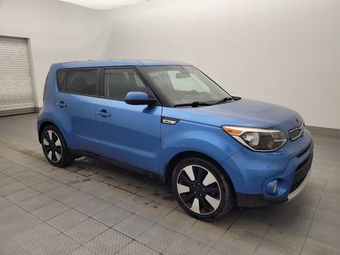 Used 2019 Kia Soul + image 11