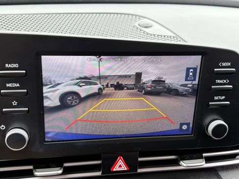 Used 2023 Hyundai Elantra SEL image 16