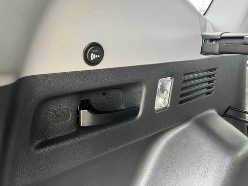 Used 2019 Honda CR-V Touring image 12