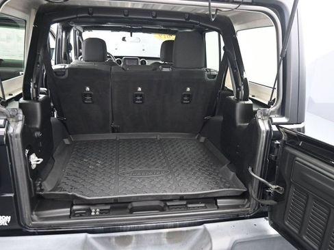 Used 2019 Jeep Wrangler Unlimited Sport S AWD/4WD image 22