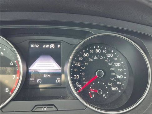 Used 2018 Volkswagen Tiguan SEL AWD/4WD image 10
