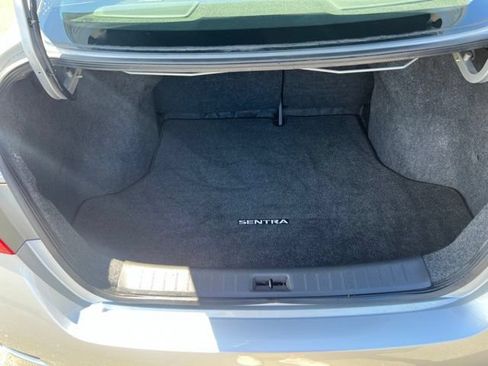 Used 2014 Nissan Sentra SR w/ SR Driver Package FWD image 11