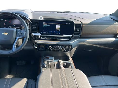 Used 2024 Chevrolet Silverado 1500 High Country AWD/4WD image 11