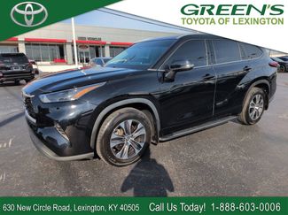 Used 2022 Toyota Highlander XLE FWD 360° Tour