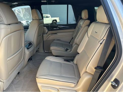 Used 2022 Cadillac Escalade Premium Luxury w/ Performance Package image 18