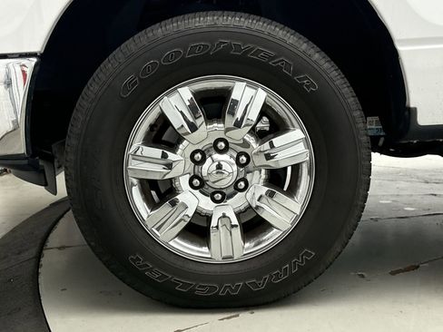 Used 2012 Ford F150 XLT w/ XLT Chrome Pkg image 10