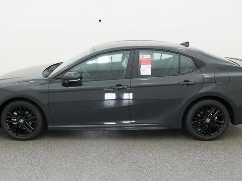 New 2026 Toyota Camry SE image 3