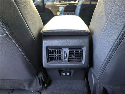 Used 2025 Toyota Camry XLE image 19