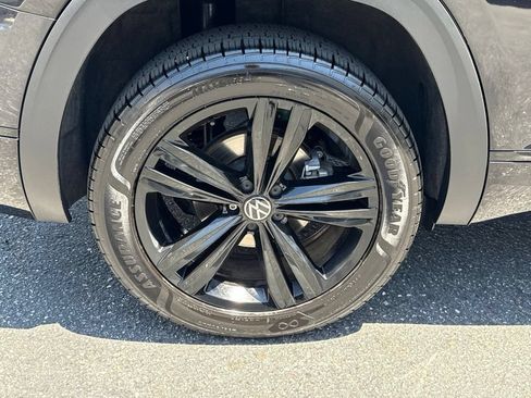 Used 2023 Volkswagen Atlas SEL R-Line AWD/4WD image 8
