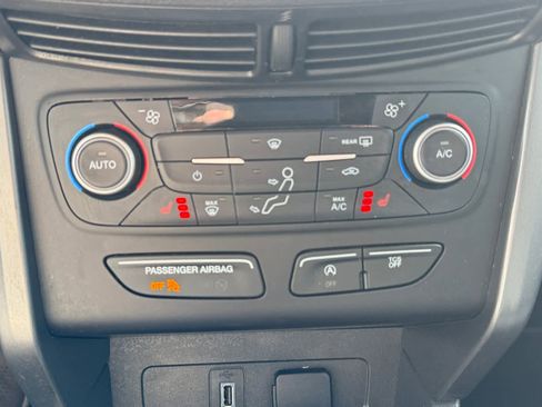 Used 2018 Ford Escape SE image 18