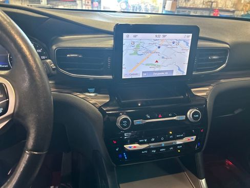 Used 2023 Ford Explorer Limited w/ Equipment Group 301A image 18