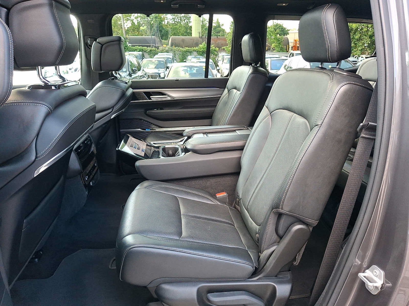 Used 2023 Jeep Grand Wagoneer 4WD image 8