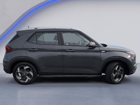 Used 2023 Hyundai Venue SEL w/ Cargo Package image 3