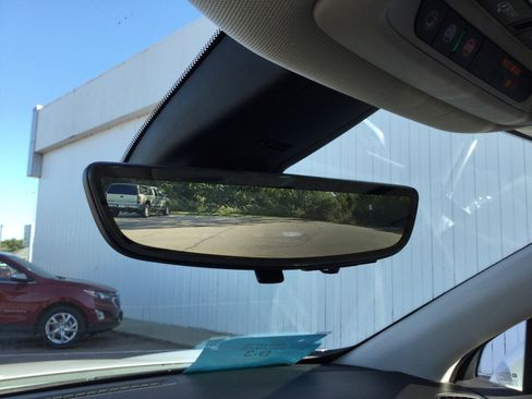 Used 2024 Buick Enclave Avenir w/ Avenir Technology Package image 18