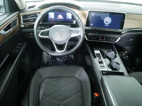 Used 2024 Volkswagen Atlas SE w/ Panoramic Sunroof Package AWD/4WD image 20