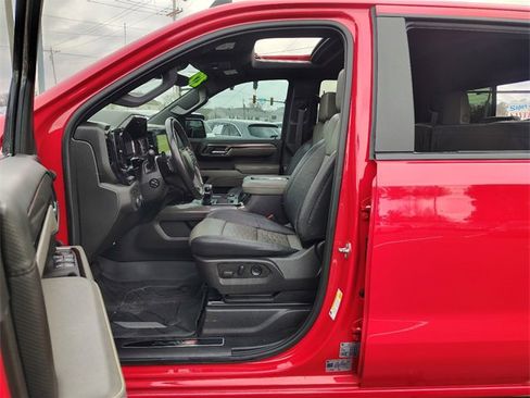 Used 2022 Chevrolet Silverado 1500 ZR2 w/ Technology Package image 2