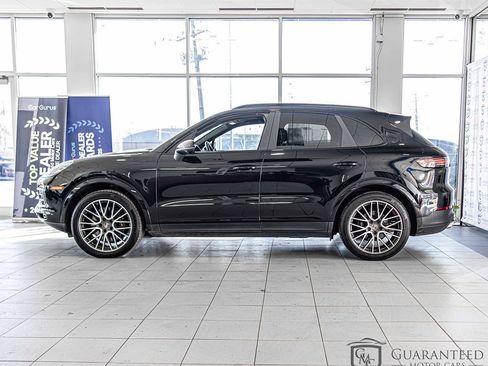 Used 2022 Porsche Cayenne image 8