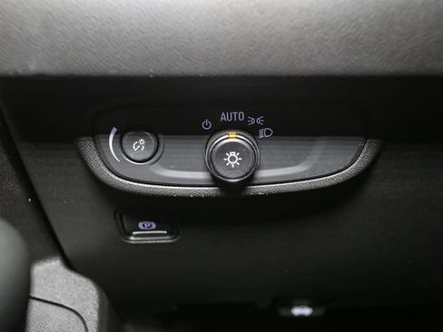 Used 2024 GMC Terrain SLE w/ Driver Convenience Package AWD/4WD image 33