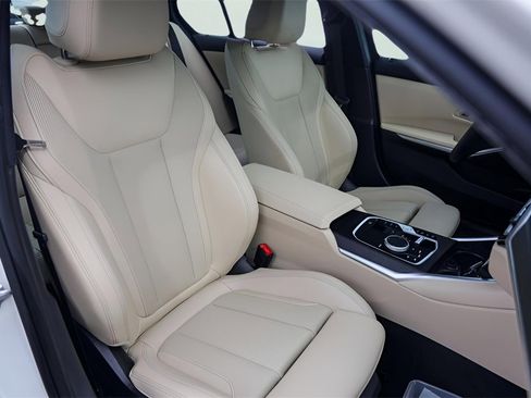 Used 2023 BMW 330i Sedan w/ Premium Package image 33