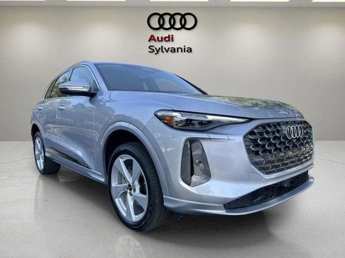 Certified 2025 Audi Q5 Premium Plus w/ Premium Plus image 1