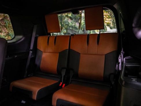 Used 2025 Lexus GX 550 AWD/4WD image 22