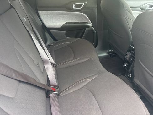 Used 2022 Jeep Compass Latitude AWD/4WD image 31