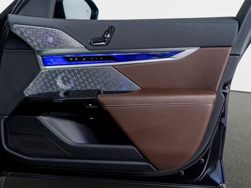 Used 2024 BMW 760i xDrive 760i xDrive image 49