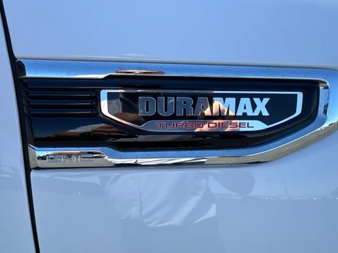 Used 2023 GMC Sierra 1500 Denali w/ Denali Reserve Package AWD/4WD image 9
