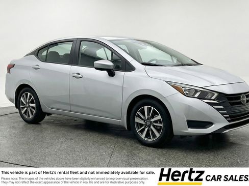 Used 2025 Nissan Versa SV image 1