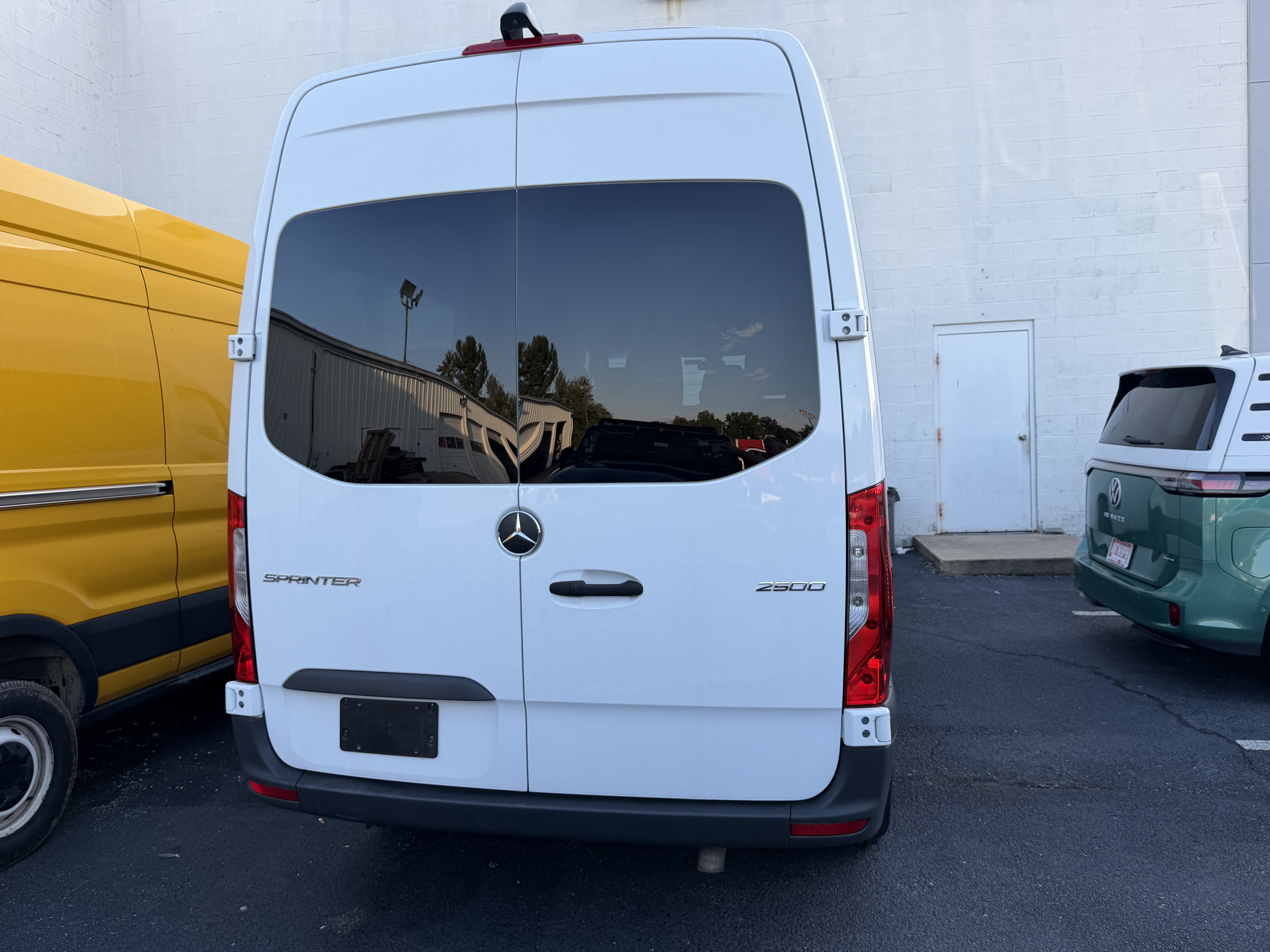 Used 2024 Mercedes-Benz Sprinter 2500 image 33