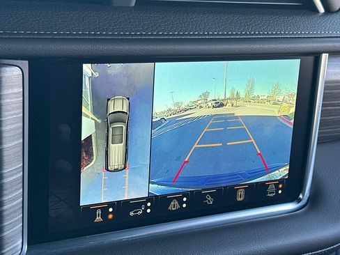 Used 2024 GMC Yukon Denali w/ Advanced Technology Package image 23