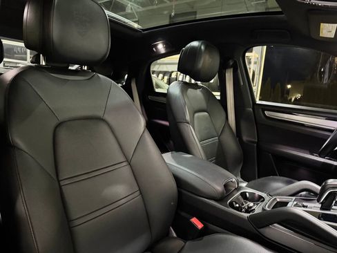 Used 2022 Porsche Cayenne S image 27