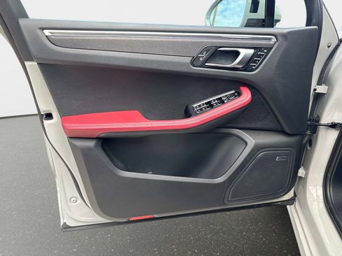 Used 2023 Porsche Macan GTS image 18