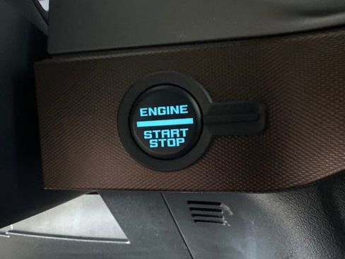 Used 2021 Ford Bronco Outer Banks AWD/4WD image 11