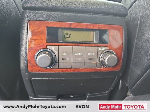 Used 2012 Toyota Highlander Limited w/ Tow Pkg AWD/4WD image 31