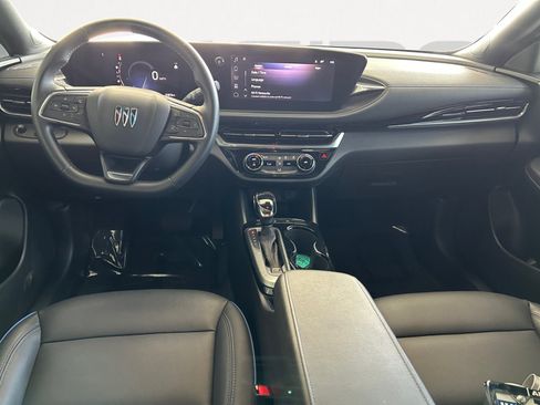 Used 2024 Buick Envista Sport Touring FWD image 3