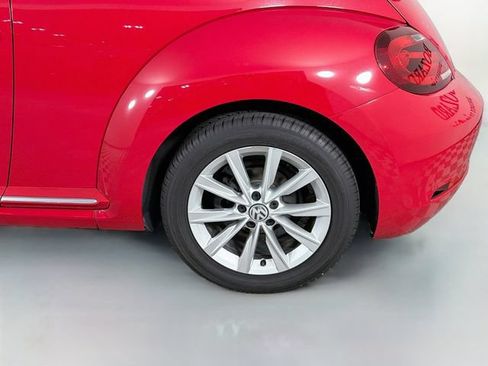 Used 2018 Volkswagen Beetle 2.0T SE FWD image 32