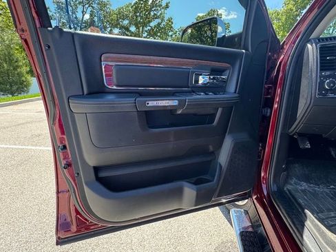 Used 2018 RAM 2500 Laramie w/ Convenience Group AWD/4WD image 18